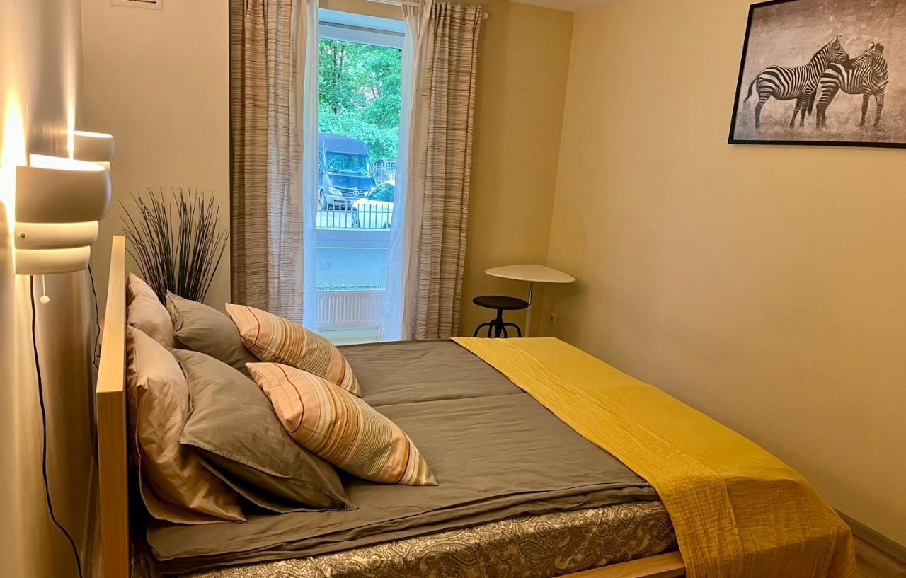 Cozy Vibes Like Home It Is Quiet Apartment With Three Bedrooms 里加 外观 照片