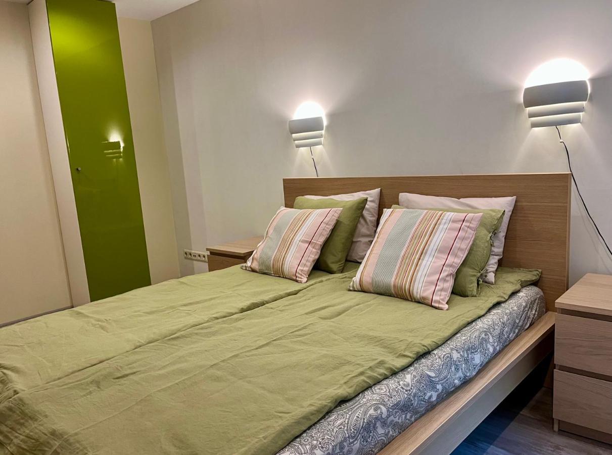 Cozy Vibes Like Home It Is Quiet Apartment With Three Bedrooms 里加 外观 照片