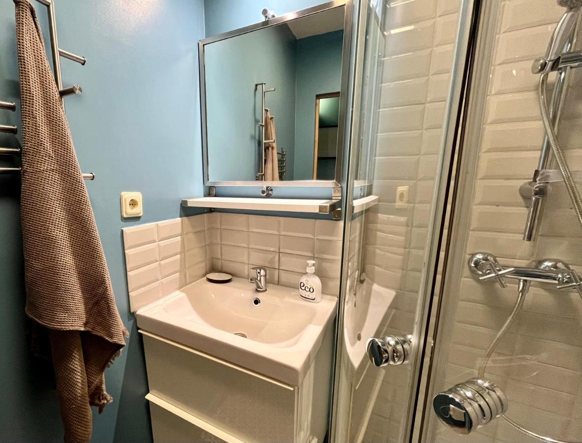 Cozy Vibes Like Home It Is Quiet Apartment With Three Bedrooms 里加 外观 照片